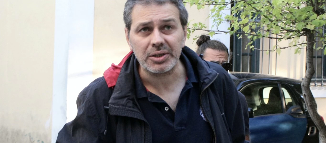 Πυροβόλησαν στο λαιμό τον Στέφανο Χίο - Στο νοσοκομείο ο δημοσιογράφος